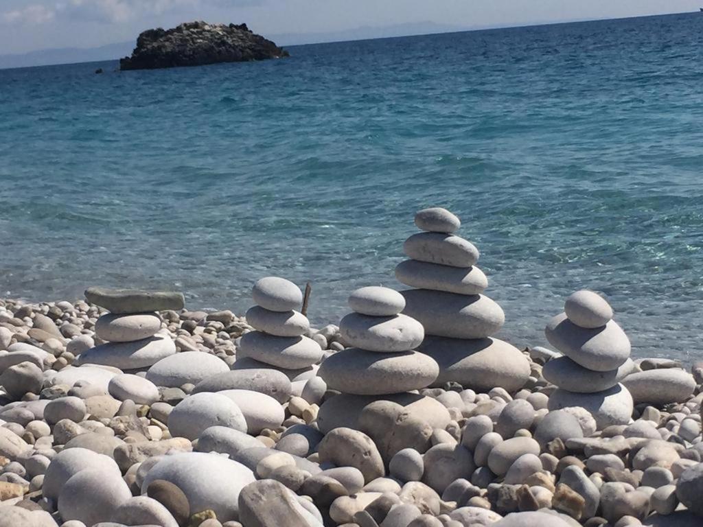 The Grandfather'S Room Himare Bagian luar foto