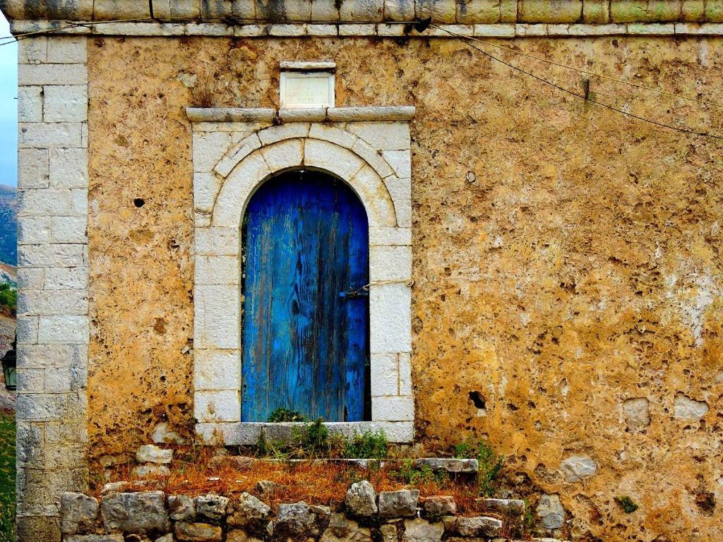 The Grandfather'S Room Himare Bagian luar foto