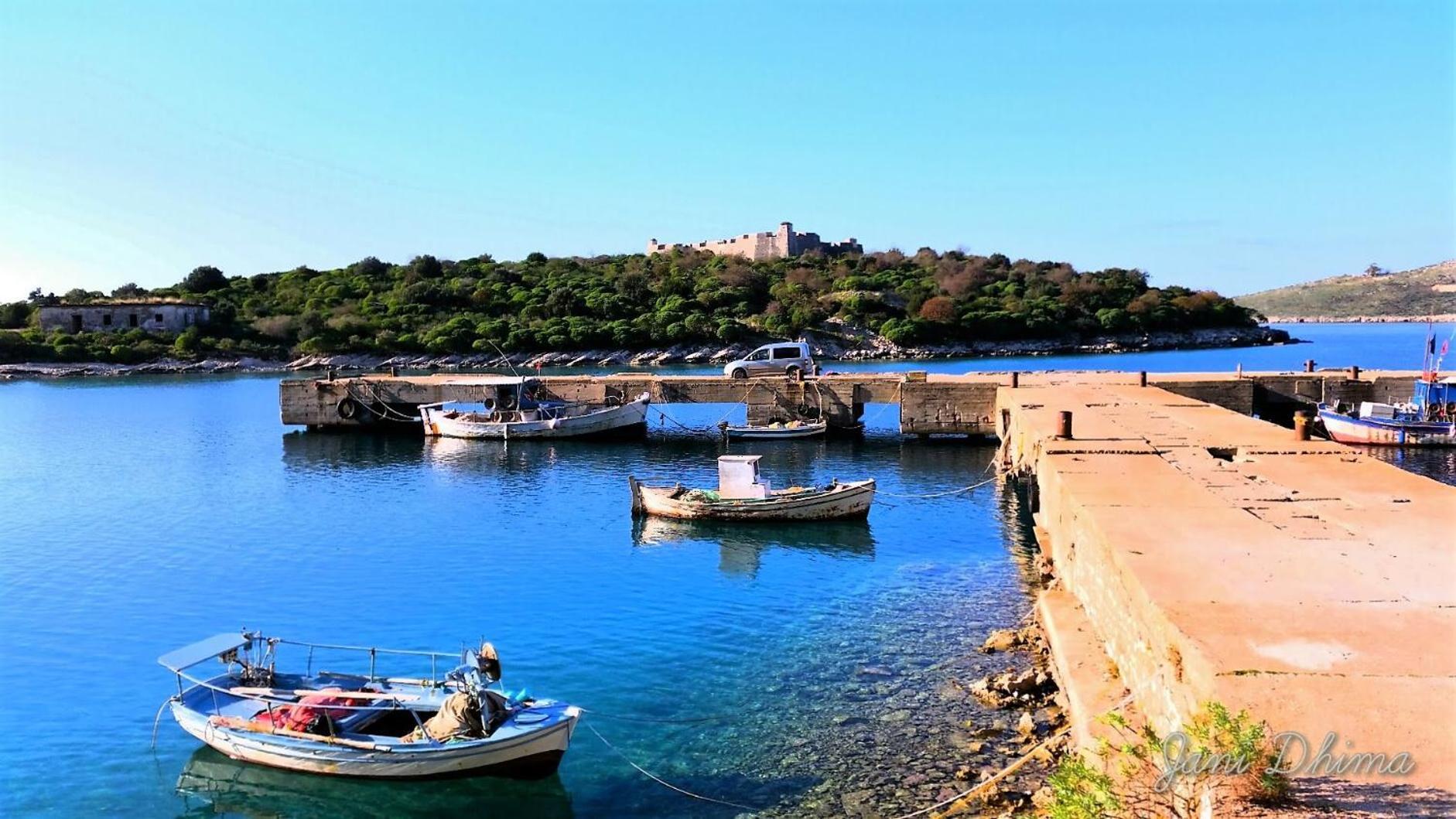 The Grandfather'S Room Himare Bagian luar foto
